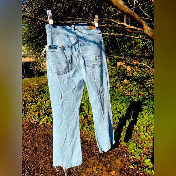 American Eagle 90s Flare distressed jeans - Picture 7 of 9